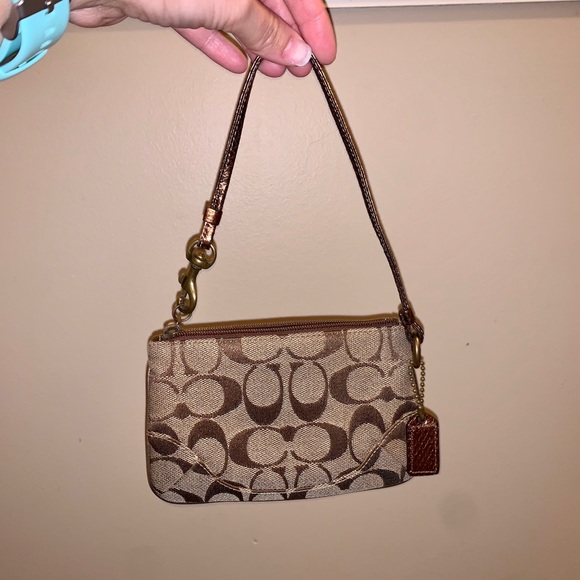 Euc coach wristlet - Picture 2 of 3